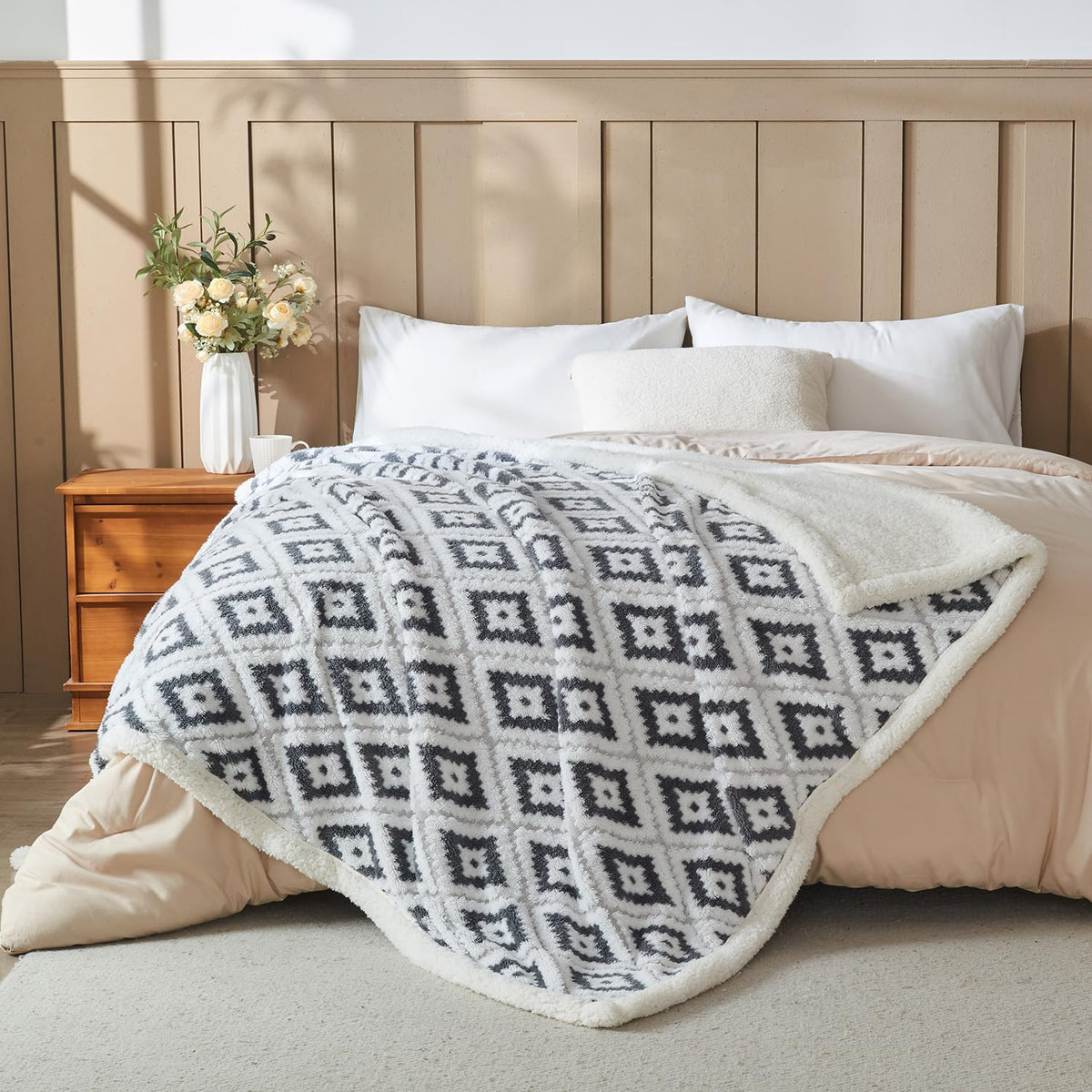 Crescent Diamond Jacquard Sherpa Throw Blanket