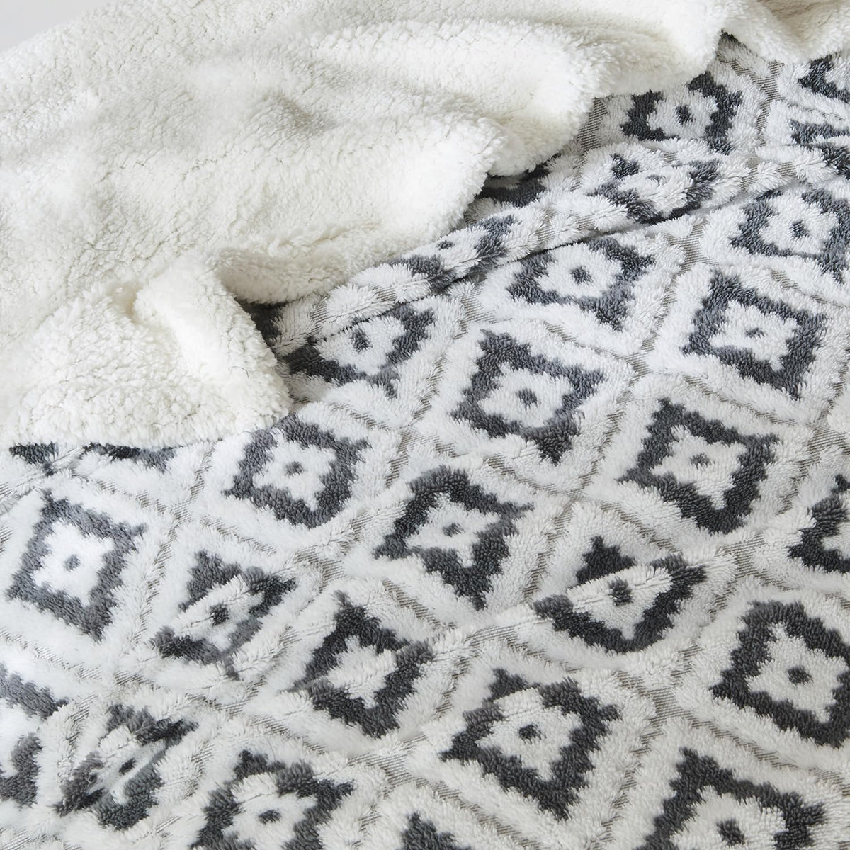 Crescent Diamond Jacquard Sherpa Throw Blanket