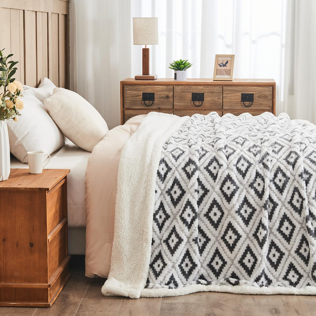 Crescent Diamond Jacquard Sherpa Throw Blanket